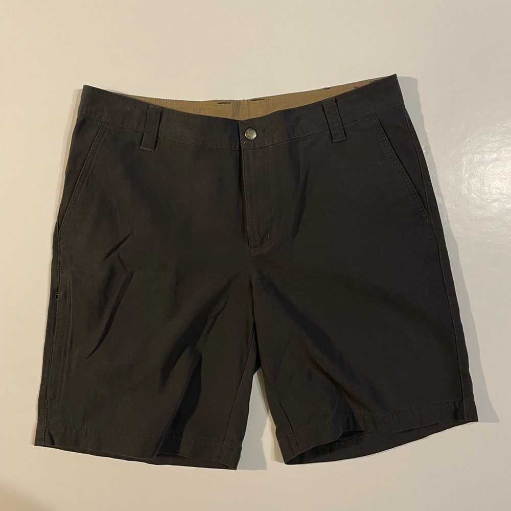 Columbia Men's Belted Cargo Shorts 36” Grey 10" inseam - Cotton - EUC